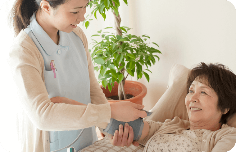 手当を受ける高齢者